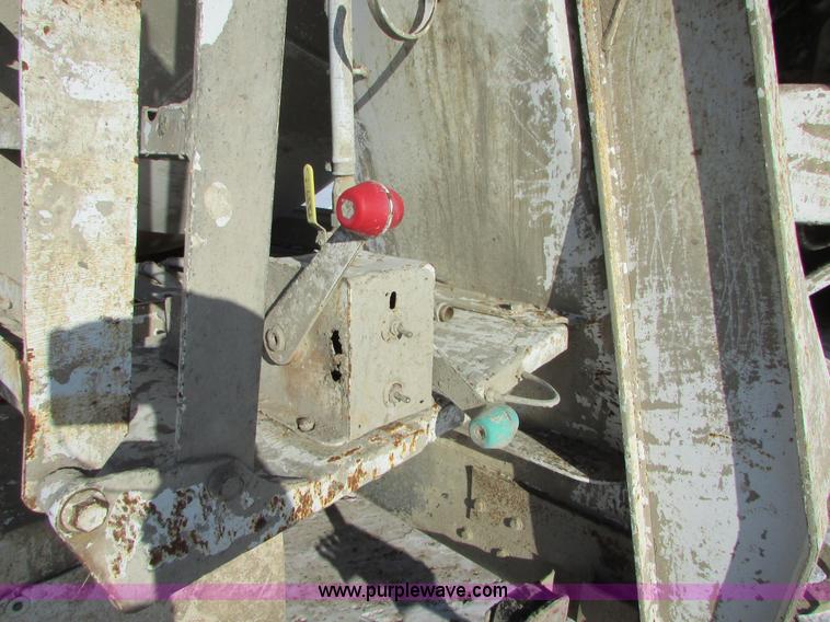 image for item I6660 1991 Ford LT9000 mixer truck