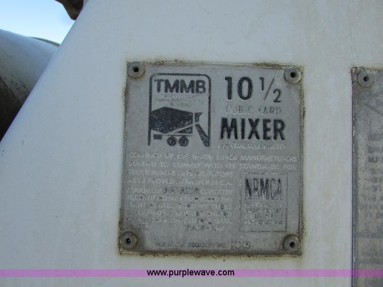 image for item I6660 1991 Ford LT9000 mixer truck