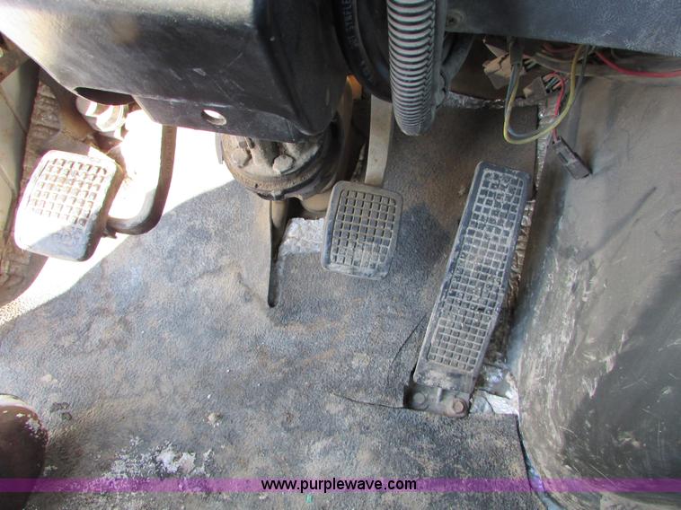 image for item I6660 1991 Ford LT9000 mixer truck