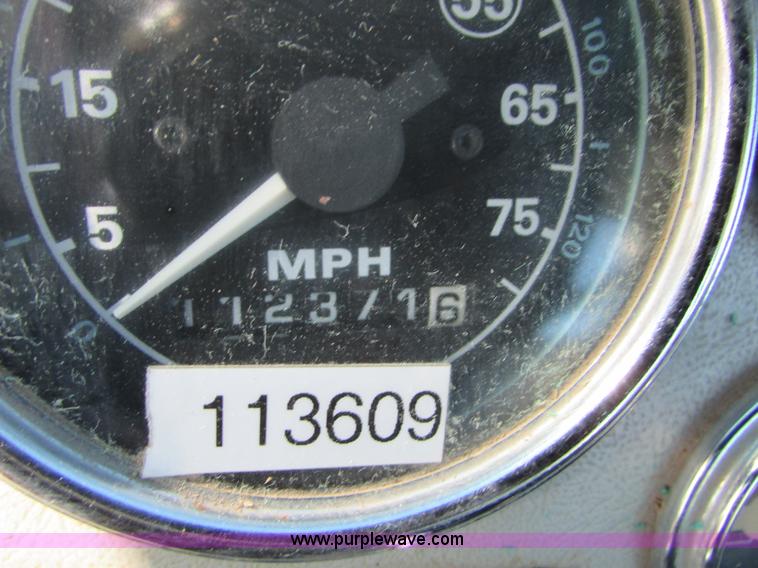 image for item I6660 1991 Ford LT9000 mixer truck