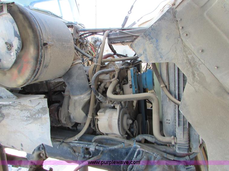 image for item I6660 1991 Ford LT9000 mixer truck