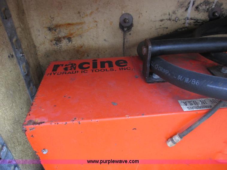 image for item I8787 1994 GMC Sierra 3500 bucket truck