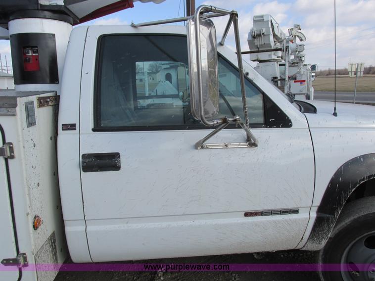 image for item I8787 1994 GMC Sierra 3500 bucket truck