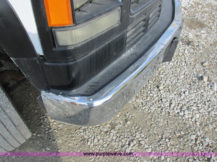 image for item I8787 1994 GMC Sierra 3500 bucket truck
