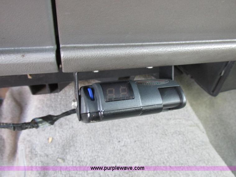 image for item I8787 1994 GMC Sierra 3500 bucket truck