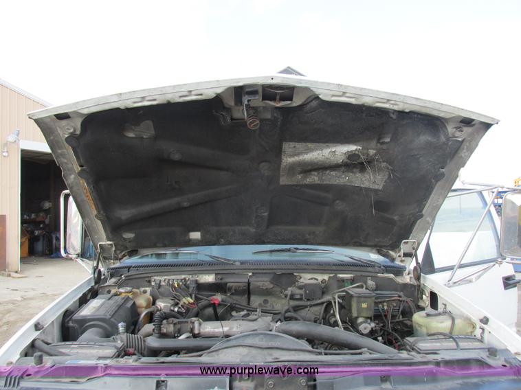 image for item I8787 1994 GMC Sierra 3500 bucket truck