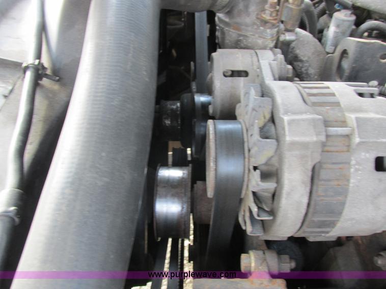 image for item I8787 1994 GMC Sierra 3500 bucket truck