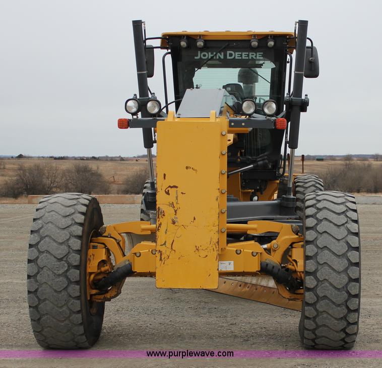 image for item J2287 2009 John Deere 672G articulated motor grader