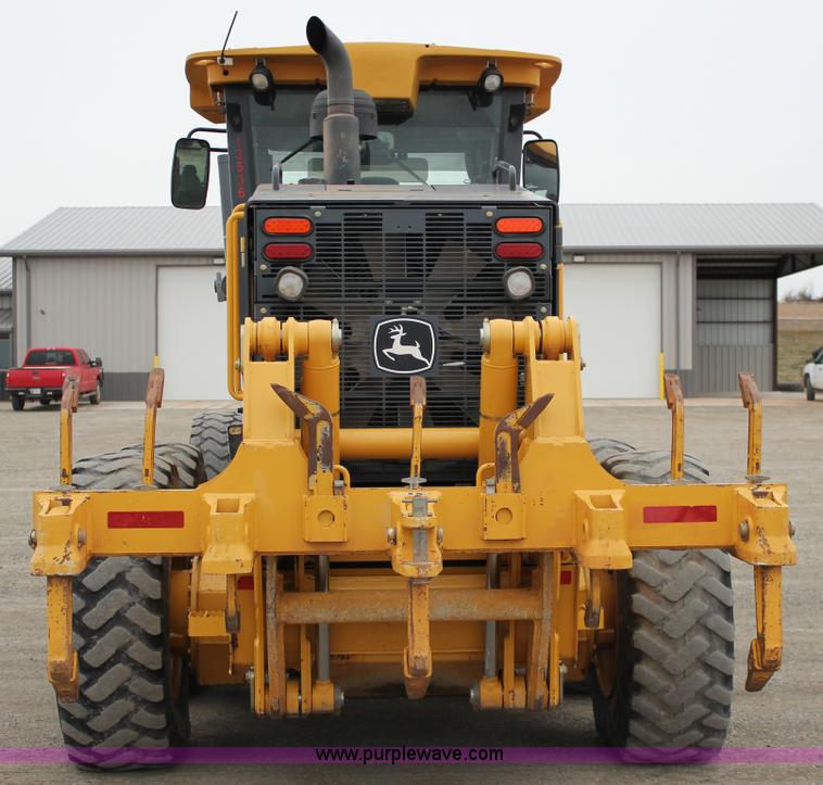 image for item J2287 2009 John Deere 672G articulated motor grader