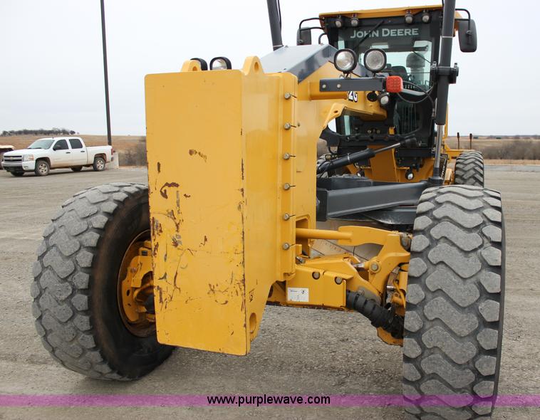 image for item J2287 2009 John Deere 672G articulated motor grader