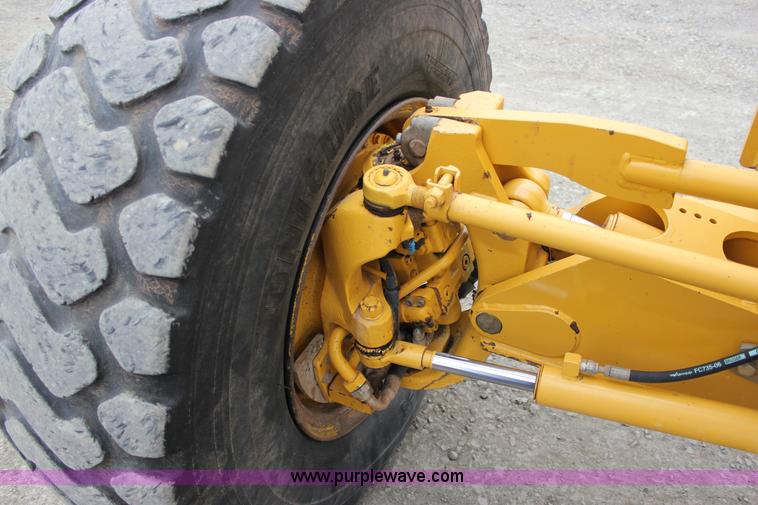 image for item J2287 2009 John Deere 672G articulated motor grader