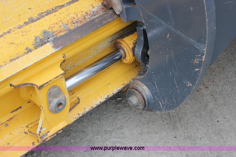 image for item J2287 2009 John Deere 672G articulated motor grader