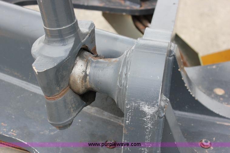 image for item J2287 2009 John Deere 672G articulated motor grader