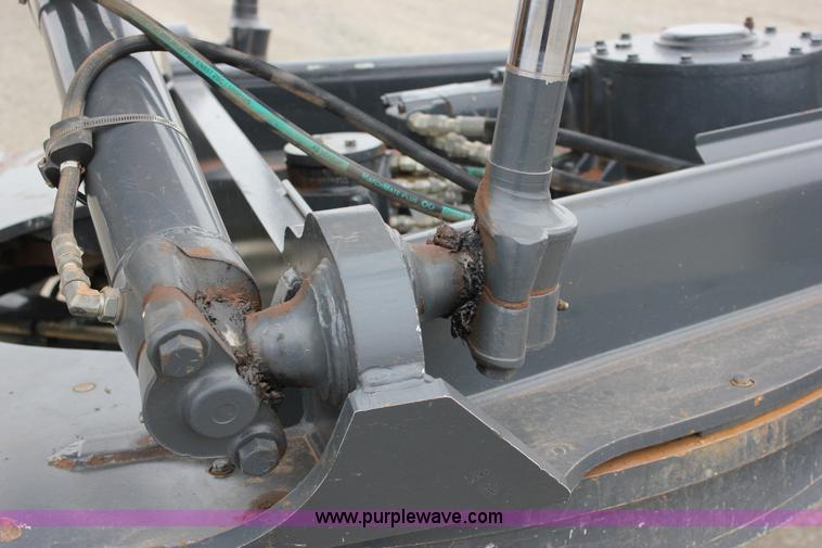 image for item J2287 2009 John Deere 672G articulated motor grader