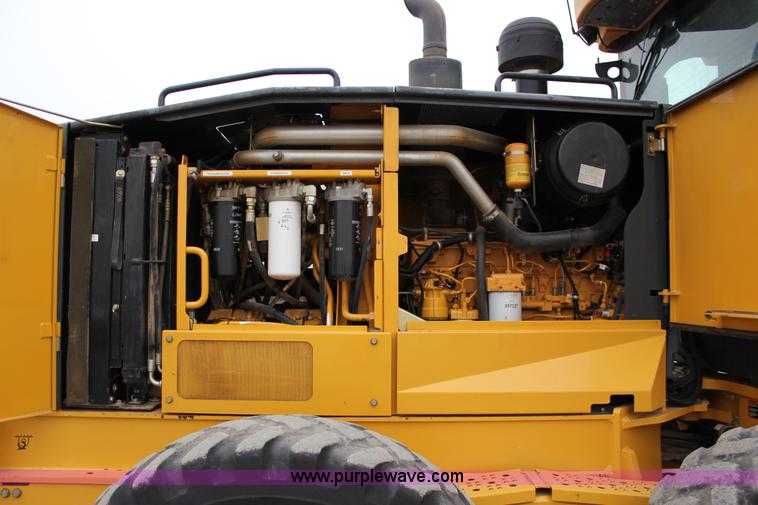 image for item J2287 2009 John Deere 672G articulated motor grader