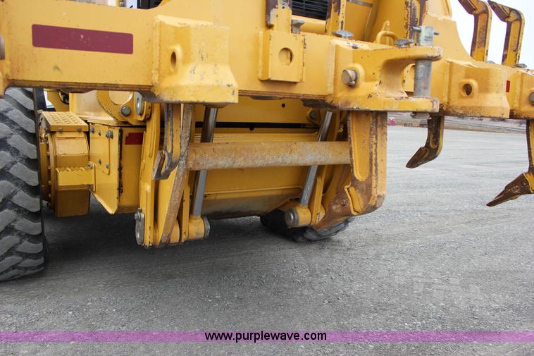 image for item J2287 2009 John Deere 672G articulated motor grader