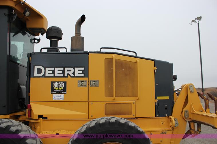 image for item J2287 2009 John Deere 672G articulated motor grader