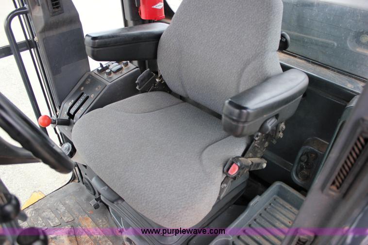 image for item J2287 2009 John Deere 672G articulated motor grader