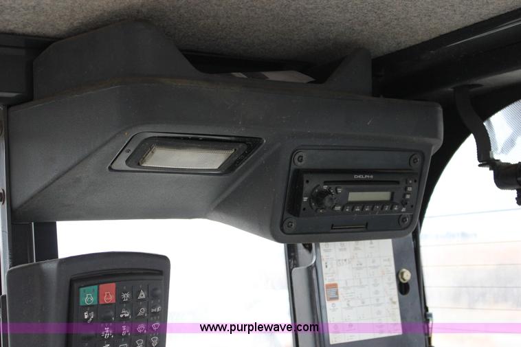 image for item J2287 2009 John Deere 672G articulated motor grader