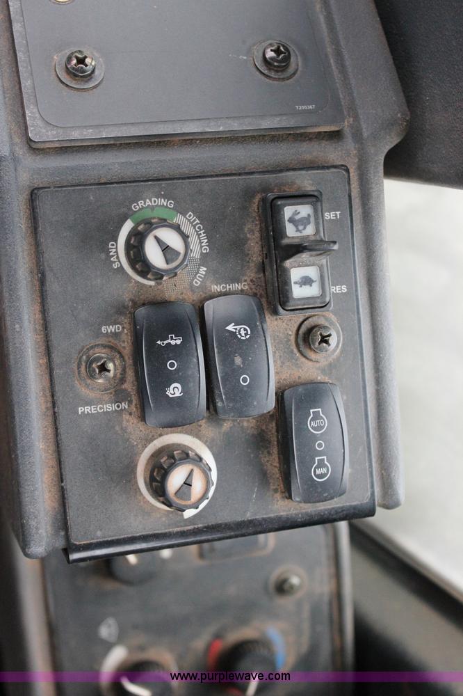 image for item J2287 2009 John Deere 672G articulated motor grader