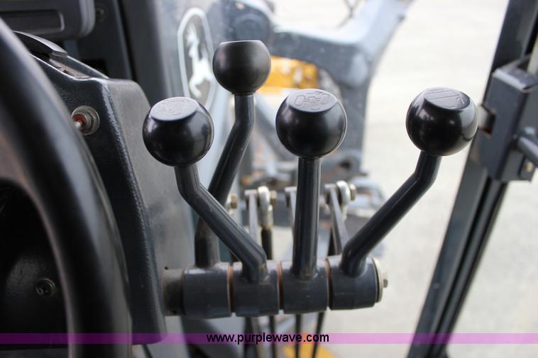 image for item J2287 2009 John Deere 672G articulated motor grader