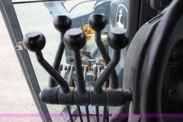 image for item J2287 2009 John Deere 672G articulated motor grader