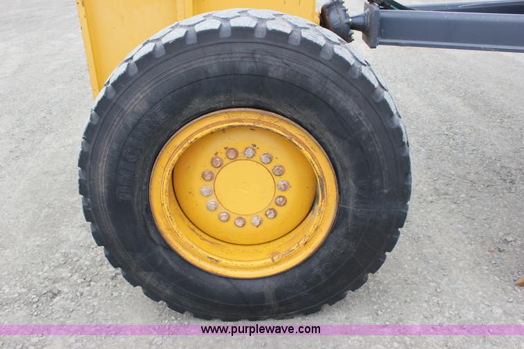 image for item J2287 2009 John Deere 672G articulated motor grader