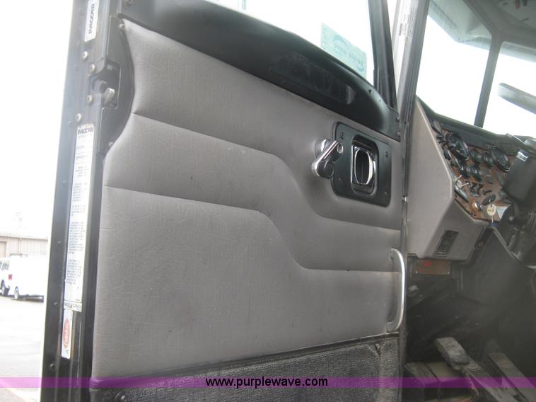 image for item K2927 2008 Peterbilt 340 dump truck