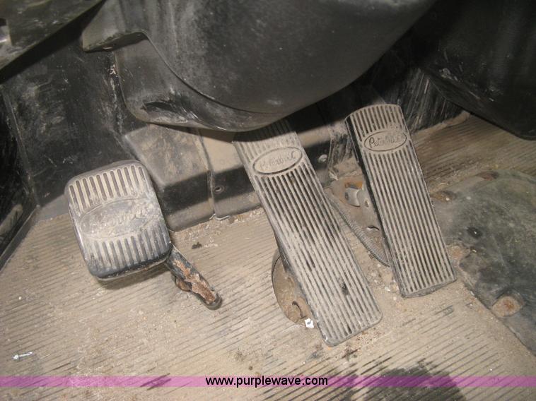 image for item K2927 2008 Peterbilt 340 dump truck