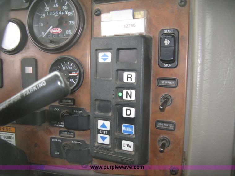 image for item K2927 2008 Peterbilt 340 dump truck