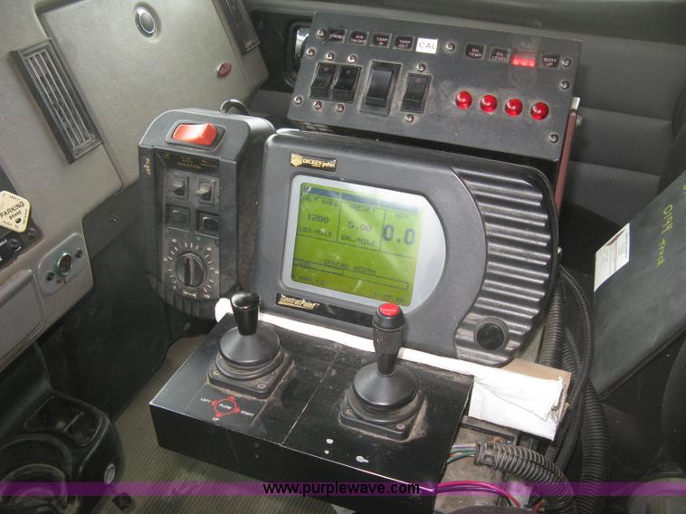 image for item K2927 2008 Peterbilt 340 dump truck