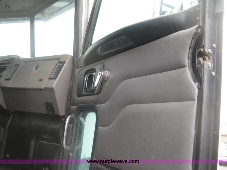 image for item K2927 2008 Peterbilt 340 dump truck