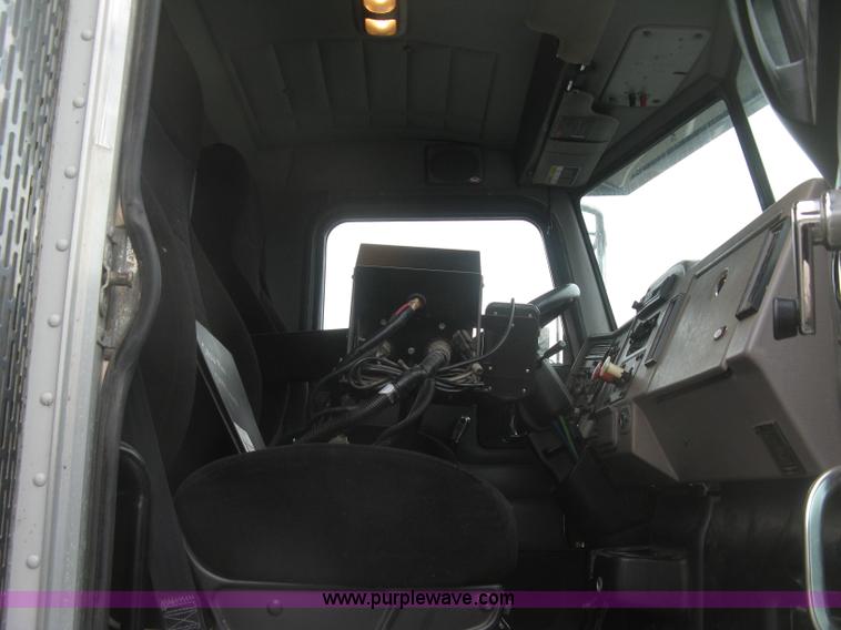 image for item K2927 2008 Peterbilt 340 dump truck