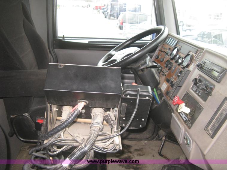 image for item K2927 2008 Peterbilt 340 dump truck