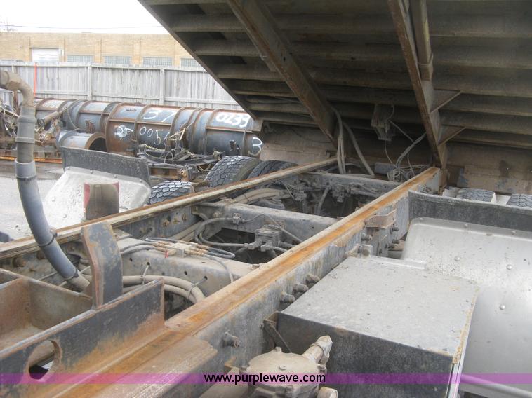 image for item K2927 2008 Peterbilt 340 dump truck