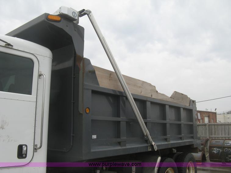 image for item K2928 2008 Peterbilt 340 dump truck