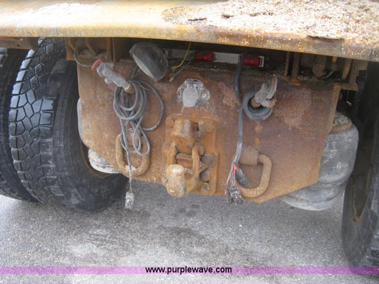 image for item K2928 2008 Peterbilt 340 dump truck