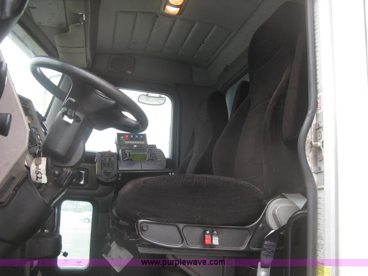 image for item K2928 2008 Peterbilt 340 dump truck