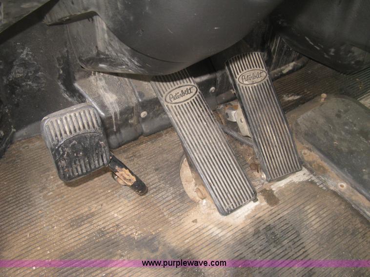 image for item K2928 2008 Peterbilt 340 dump truck