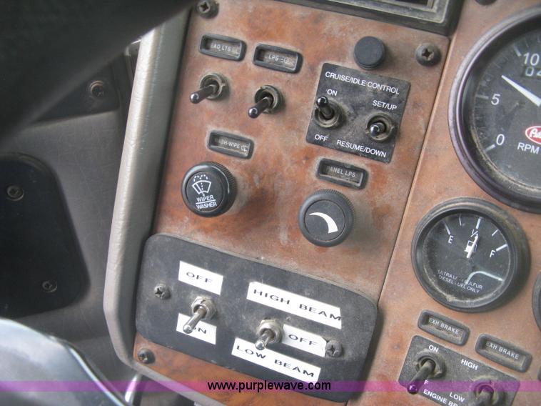 image for item K2928 2008 Peterbilt 340 dump truck