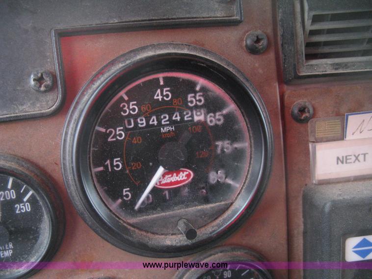 image for item K2928 2008 Peterbilt 340 dump truck