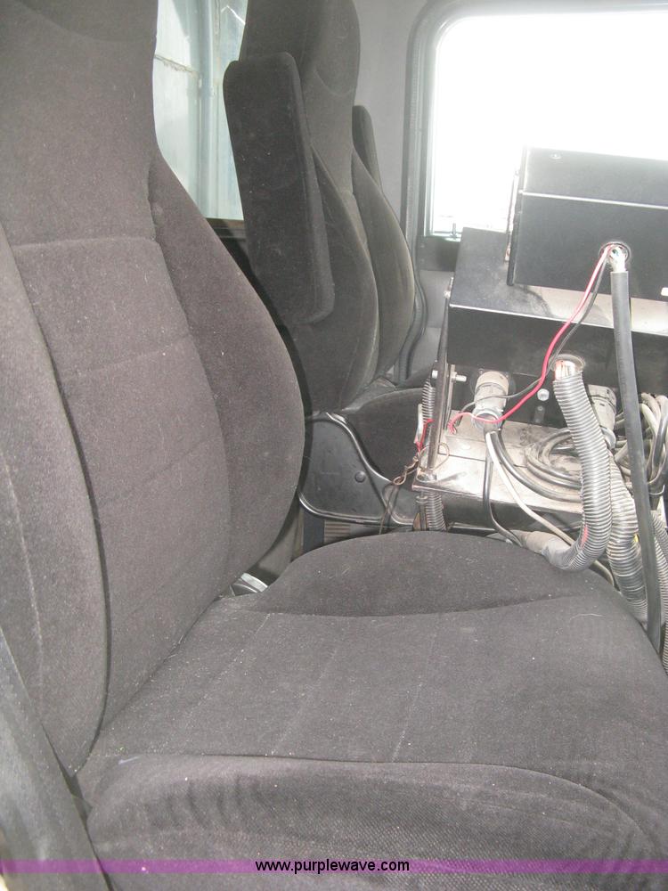 image for item K2928 2008 Peterbilt 340 dump truck