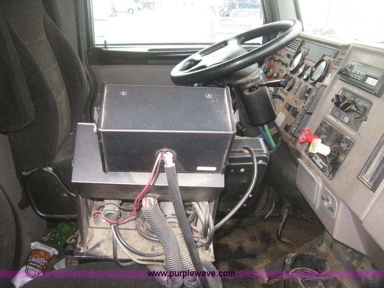 image for item K2928 2008 Peterbilt 340 dump truck