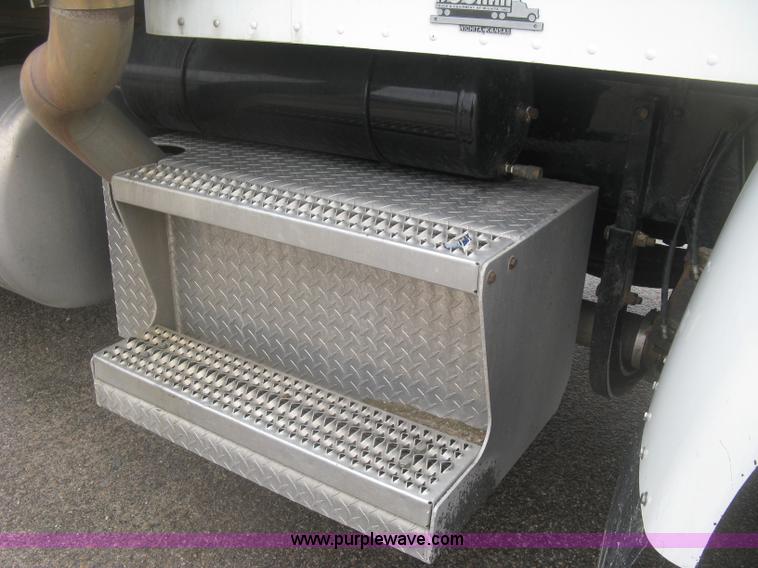 image for item K2928 2008 Peterbilt 340 dump truck