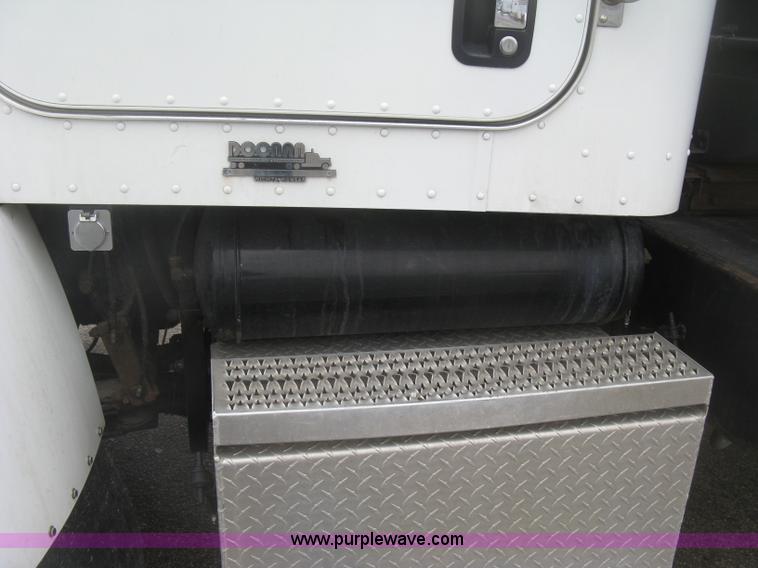 image for item K2928 2008 Peterbilt 340 dump truck