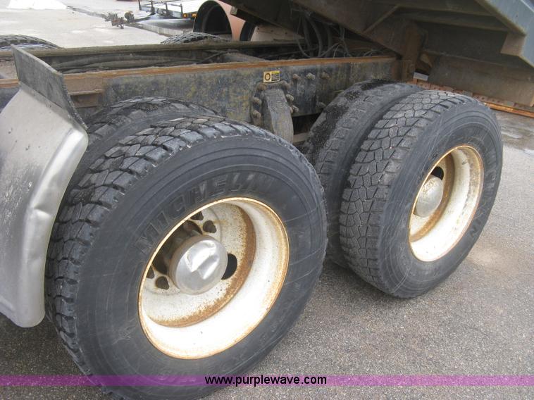 image for item K2928 2008 Peterbilt 340 dump truck