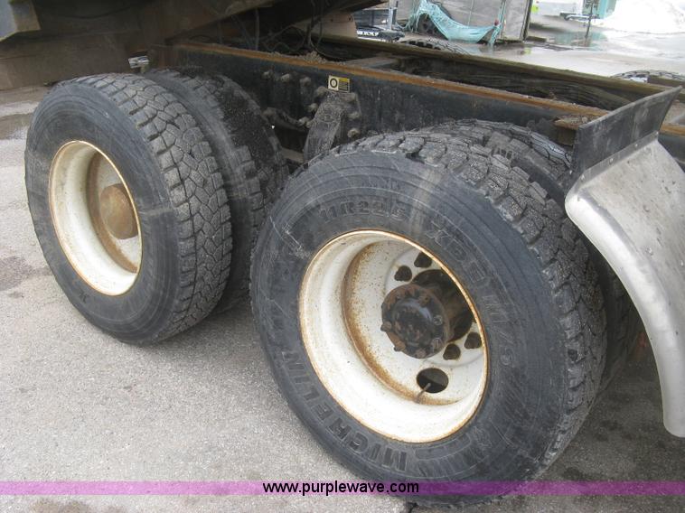 image for item K2928 2008 Peterbilt 340 dump truck