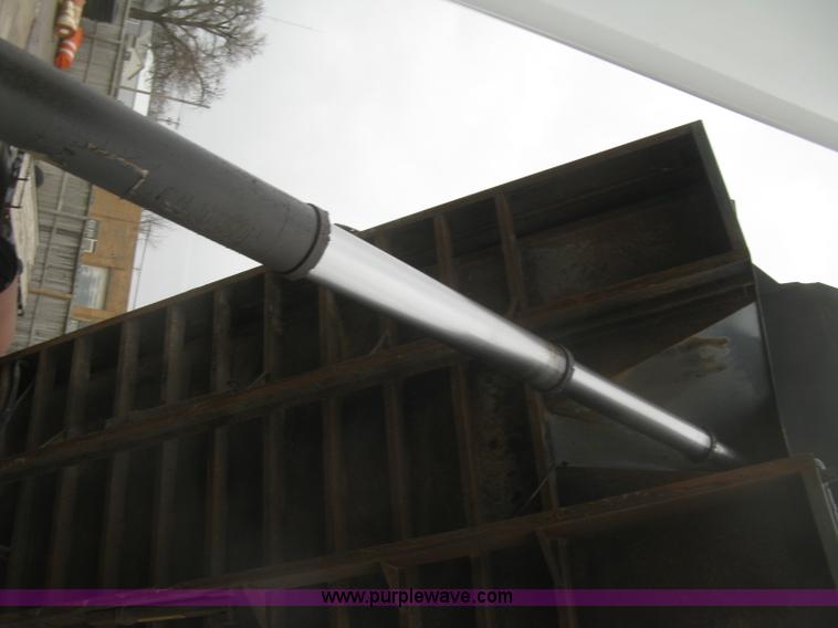 image for item K2928 2008 Peterbilt 340 dump truck