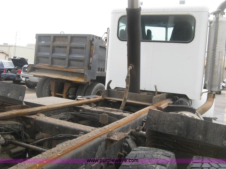 image for item K2928 2008 Peterbilt 340 dump truck