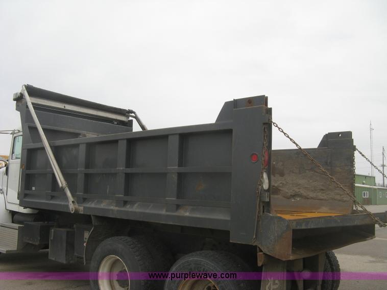 image for item K2929 2008 Peterbilt 340 dump truck